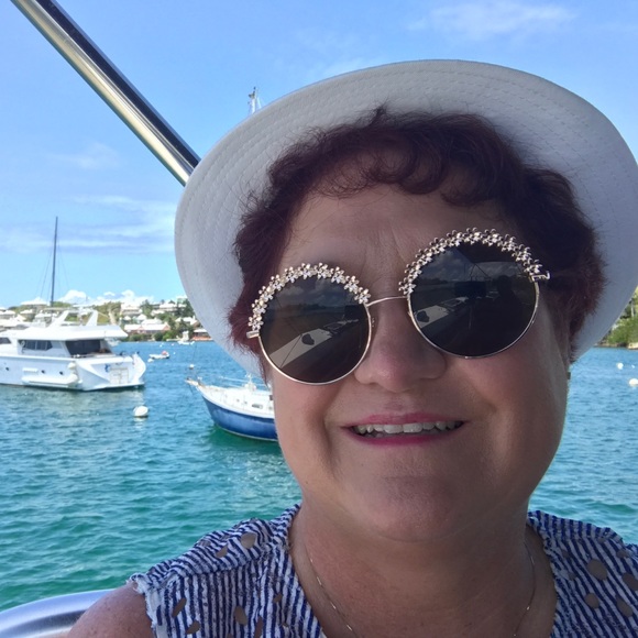 Meet your Posher, Denise - Picture 1 of 1